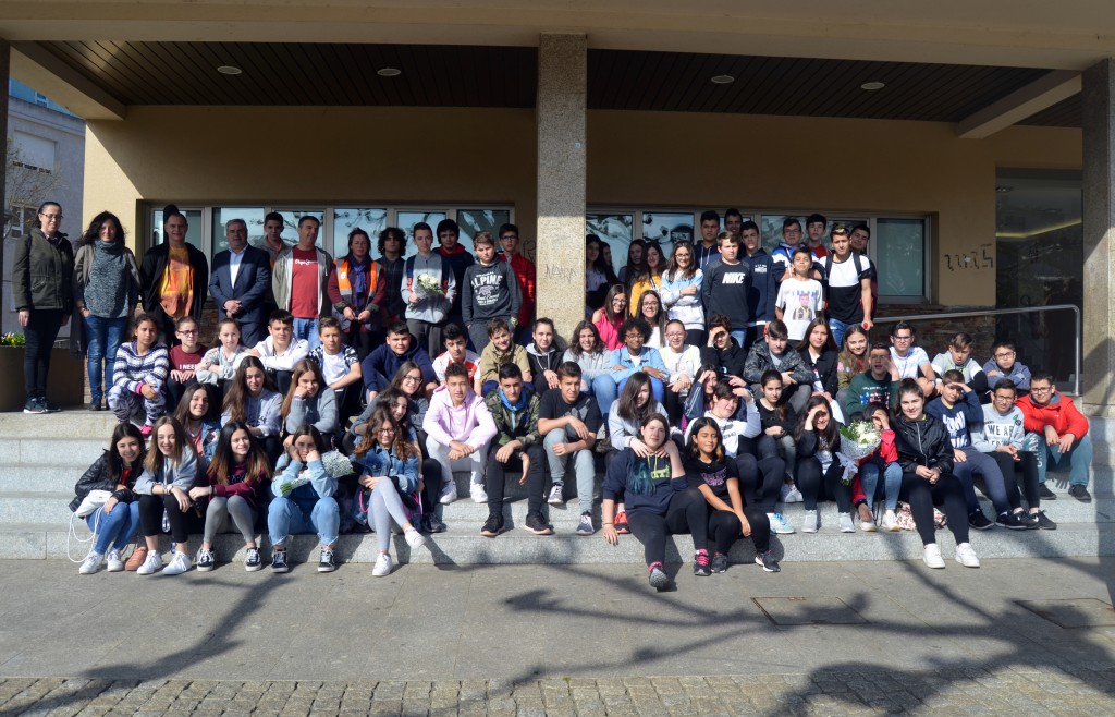 Máis de 60 alumnos de Carral e Cacheiras realizaron a clásica homenaxe aos  Mártires