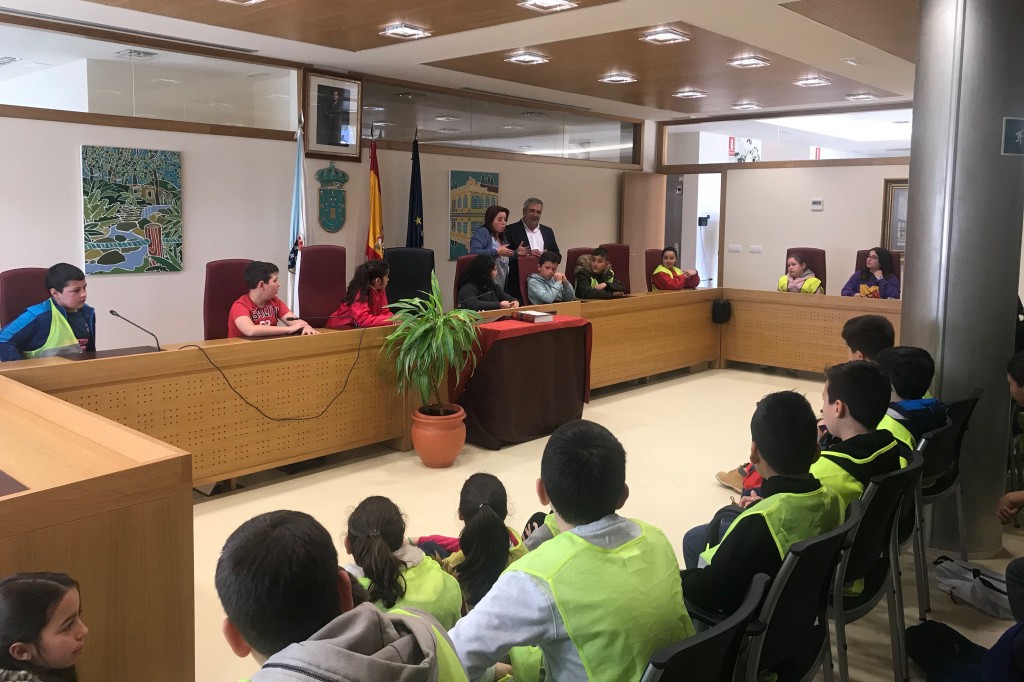 Sesenta alumnos do Vicente Otero Valcárcel convértense en concelleiros por un día